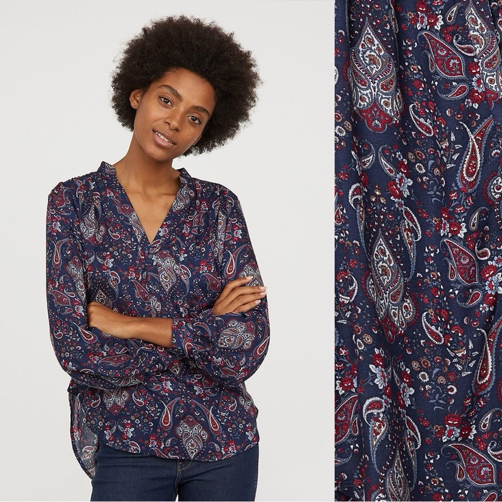H&M Popover V-Neck Long Sleeve Blouse Navy Paisley Flowy. Size  US 2/ EU 34